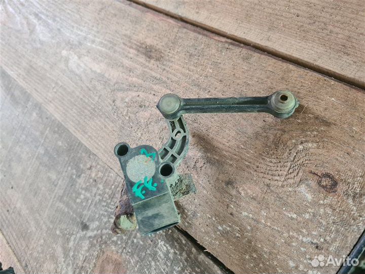 Датчик высоты дорожного просвета Ford Focus 3 2012