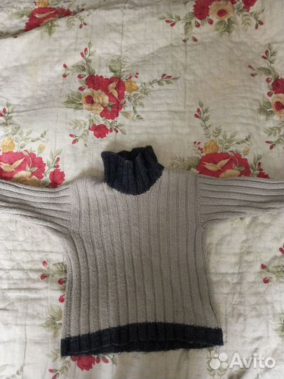 Вязаный свитер