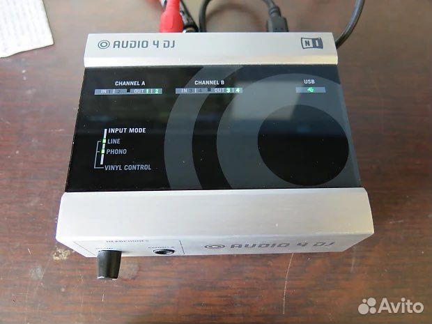 Native Instruments Audio 4 DJ