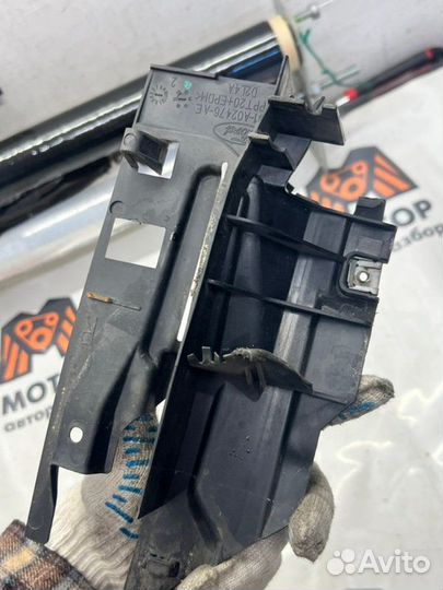 Накладка крыла передняя правая Ford Focus 3