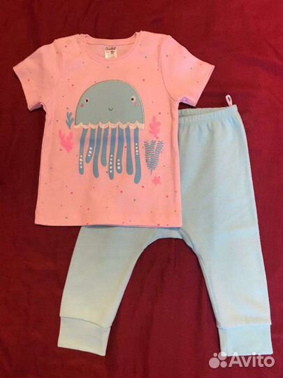 Детский костюмчик новый