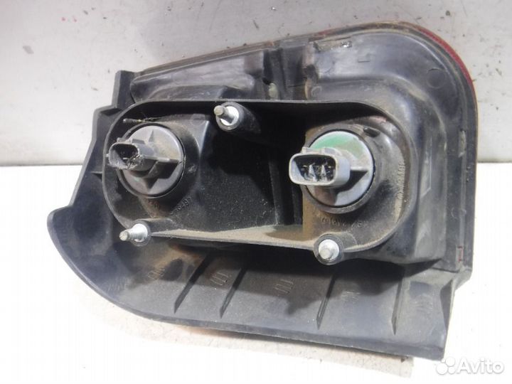 Фонарь задний Mitsubishi Space Wagon