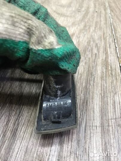 Повторитель поворота передний правый Opel Zafira B