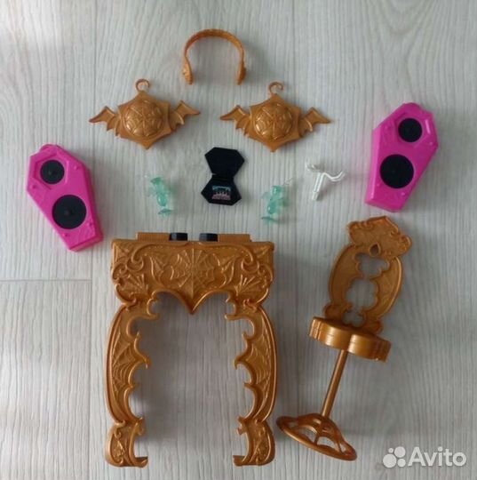 Кукла Монстер Хай Спектра + игровой набор