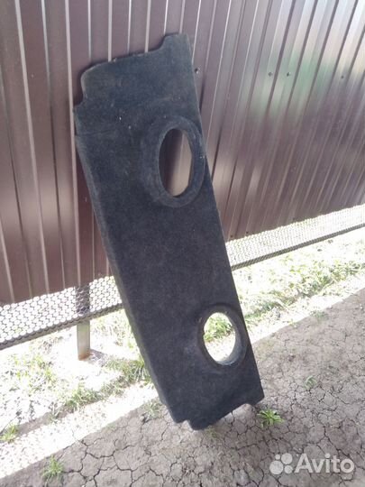 Полка акустическая на Ниву