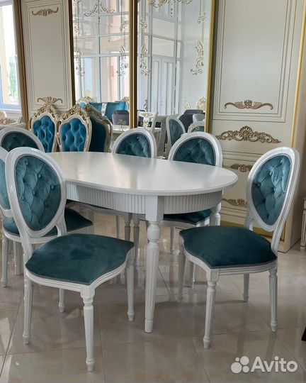 Кухонный стол и стулья