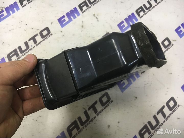 Дефлектор воздушный центральный Дэу Нексия Н150