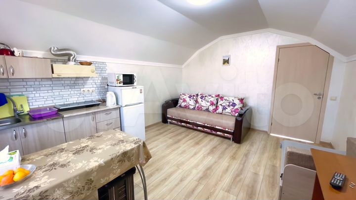 2-к. квартира, 42 м², 3/3 эт.