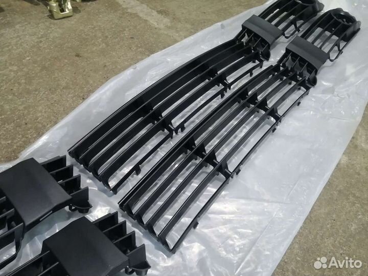 Решётки переднего бампера VW Passat B5+ с птф