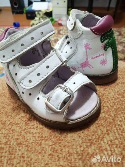 Сандалии для девочки