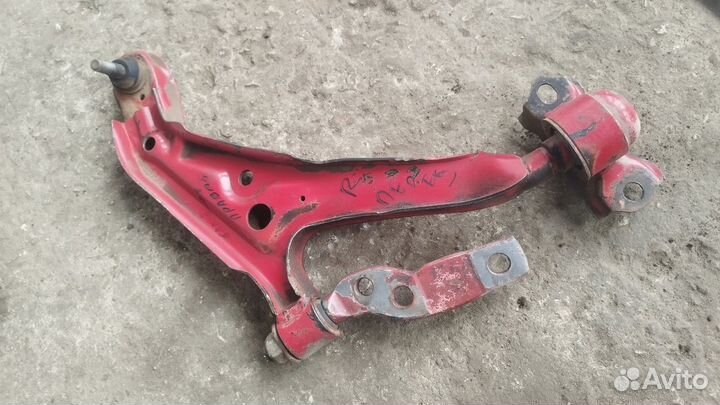 Рычаг передний правый Nissan Bluebird QU14