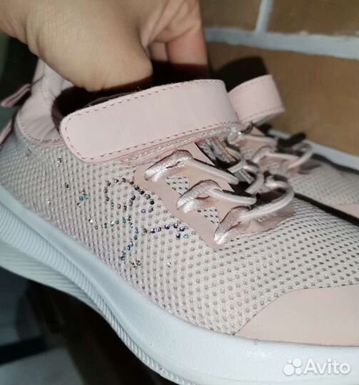 Кроссовки для девочки