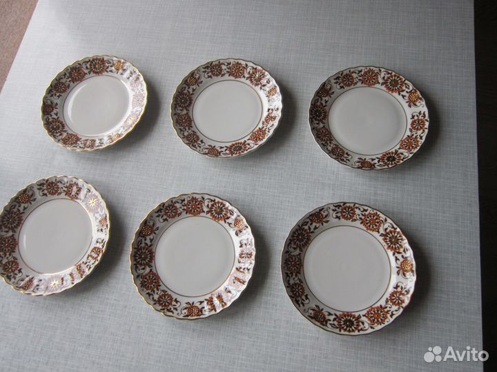 Сервиз, фужеры, вазы, рюмки, стаканы, термос, ключ