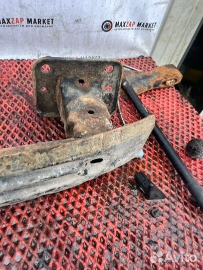 Усилитель бампера Ford Focus 3 2012 хэтчбек