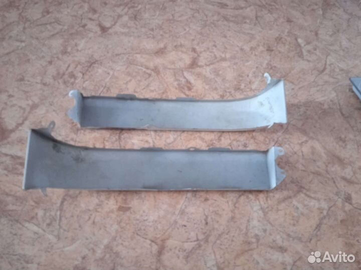 Планка под стоп-сигнал Toyota Carina 96-98 AT210