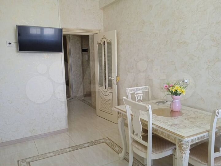2-к. квартира, 76 м², 6/9 эт.