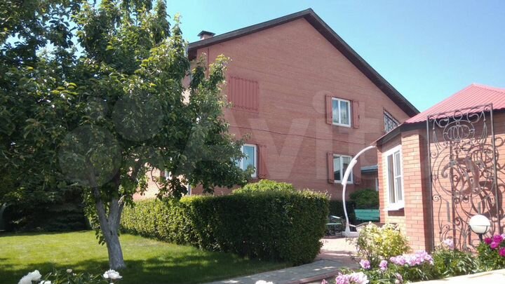 Коттедж 1200 м² на участке 60 сот.