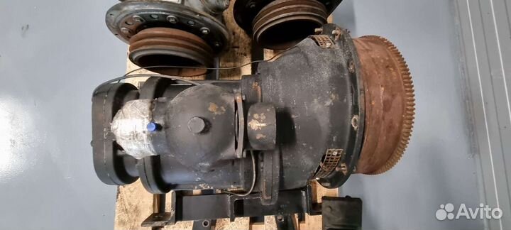 Компрессор от рефрижераторной установки carrier