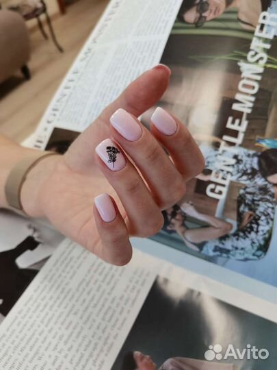 Маникюр и педикюр