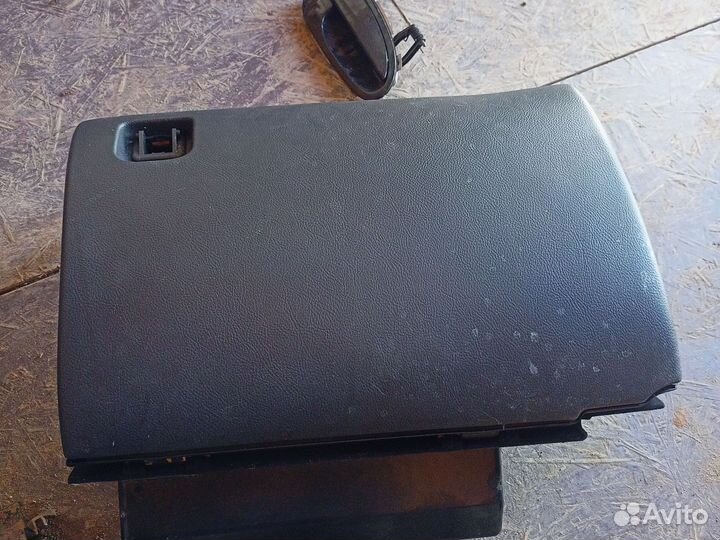 Бардачок opel omega b 09147075