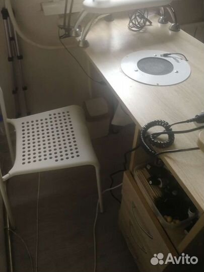 Стол для маникюра с вытяжкой