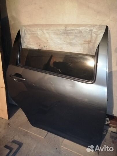 Дверь задняя правая Toyota Wish 2003г