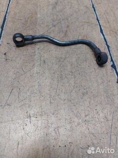 Трубка подачи масла на турбину Opel Astra J A17DTR