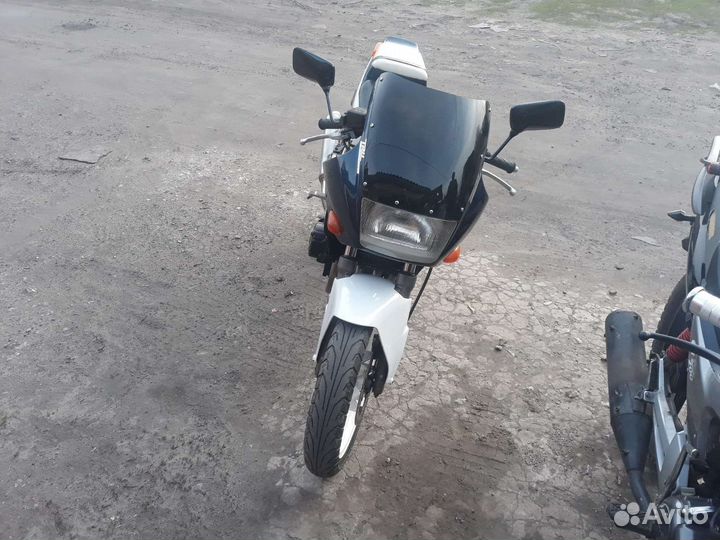 В разборе Honda CBR 250-R1 1994