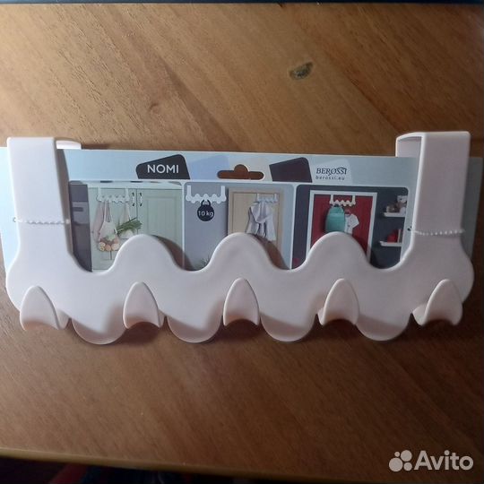 Вешалка на дверь