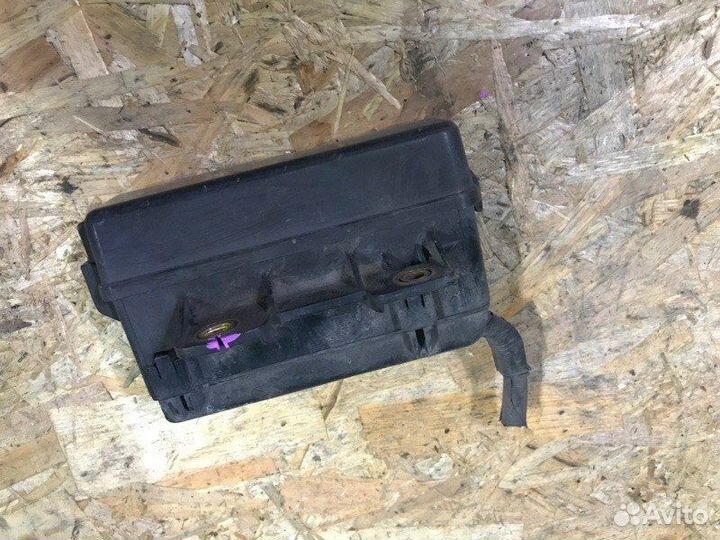 Блок предохранителей Toyota Avensis ZZT251 1ZZ-FE