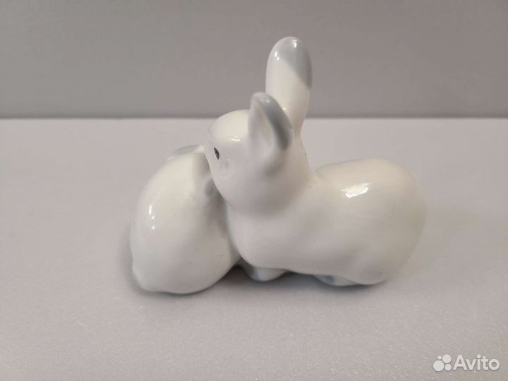 Статуэтка фарфор