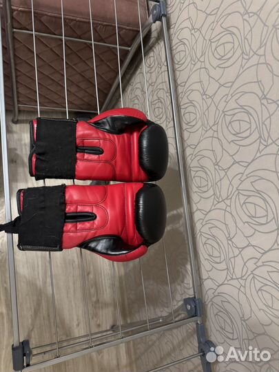 Боксерские перчатки 14 oz