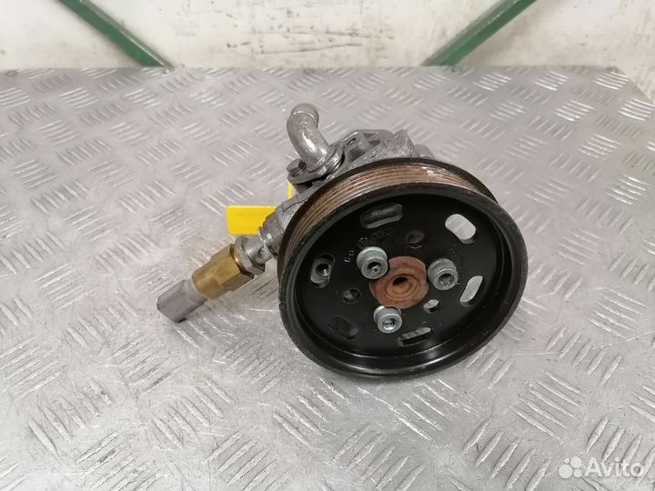 Насос гур Volkswagen Golf 4 1.6 8V