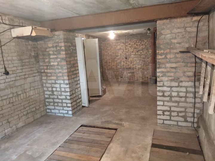 Гараж, > 30 м²