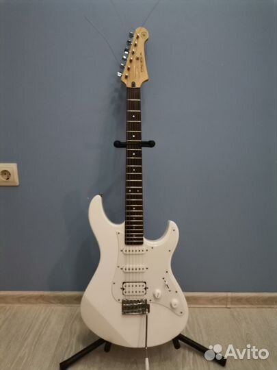 Электрогитара Yamaha pacifica 012