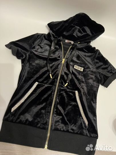 Костюм спортивный