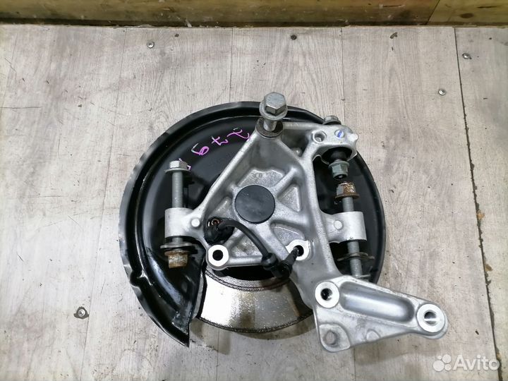 Кулак поворотный задний правый VW Passat B6