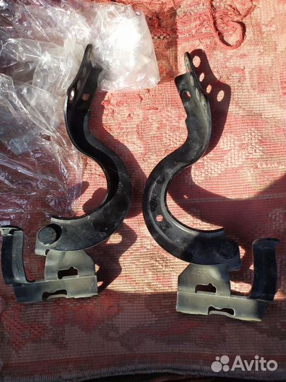 Кранштейны капота Тойота Королла