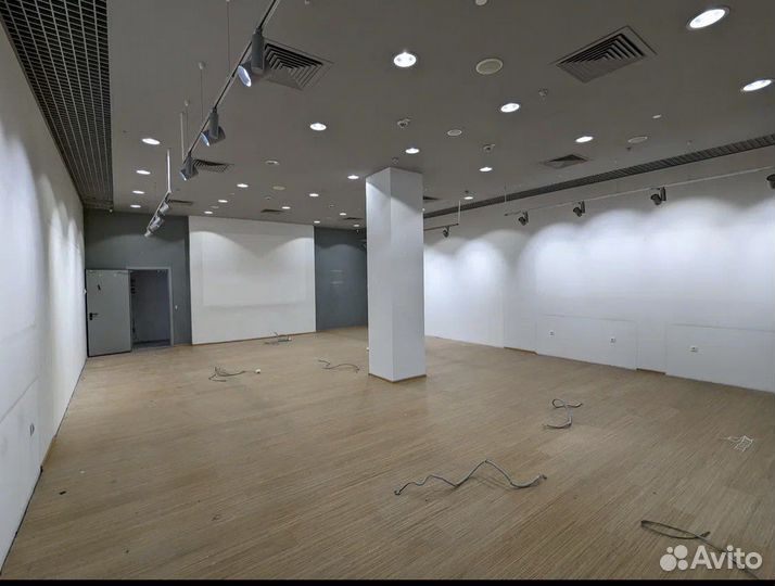 Трековые и потолочные светильники салона re:Store