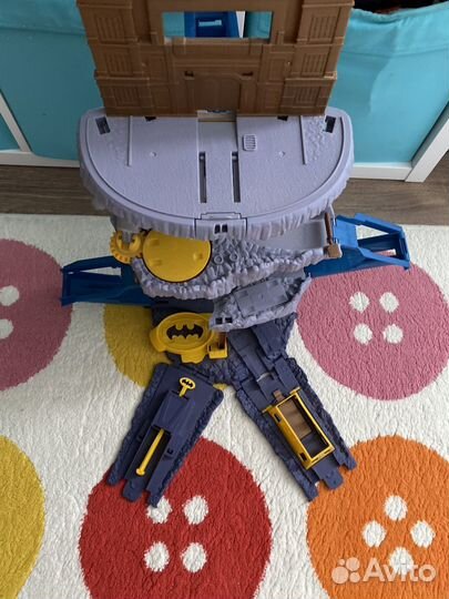 Гараж Бетмен Hot Wheels