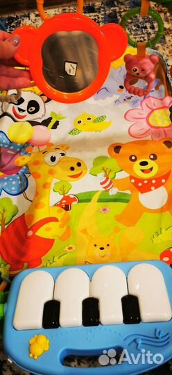 Развивающий коврик с пианино