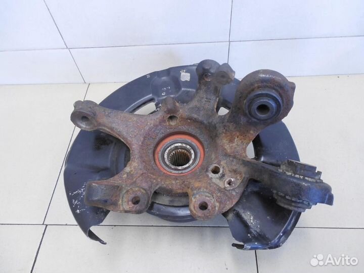 Кулак поворотный задний левый 1-серия E87/E81 2004