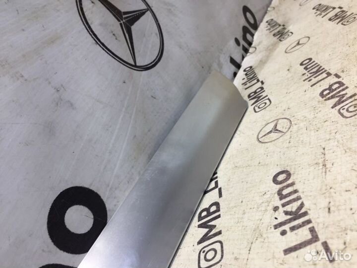 Накладка обшивки двери задняя левая Mercedes Ml