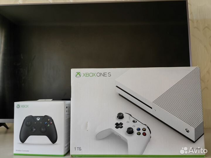 Xbox One s 2 геймпада 1tb