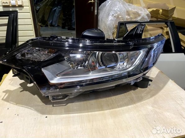 Mitsubishi Outlander 3 2017 фара левая