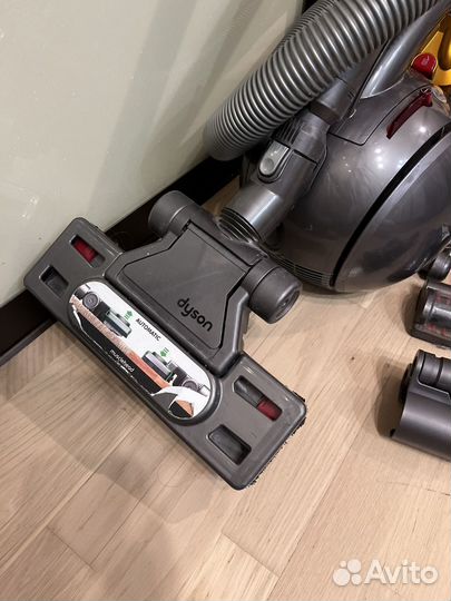 Пылесос Dyson DC 39