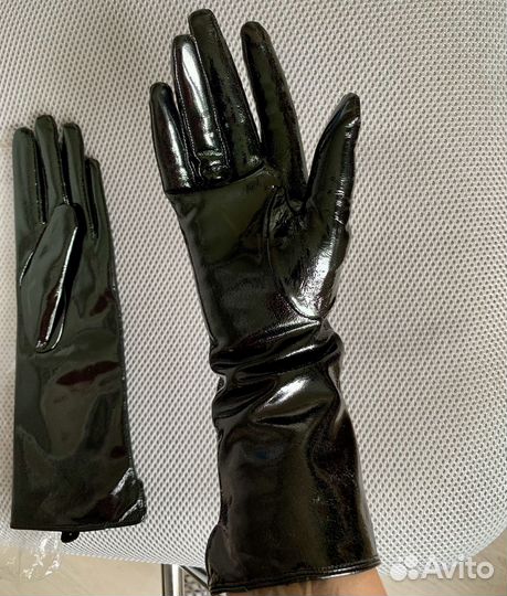 Перчатки кожаные лаковые новые