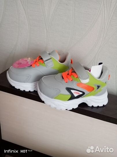 Кроссовки для девочки новые 23 р-р