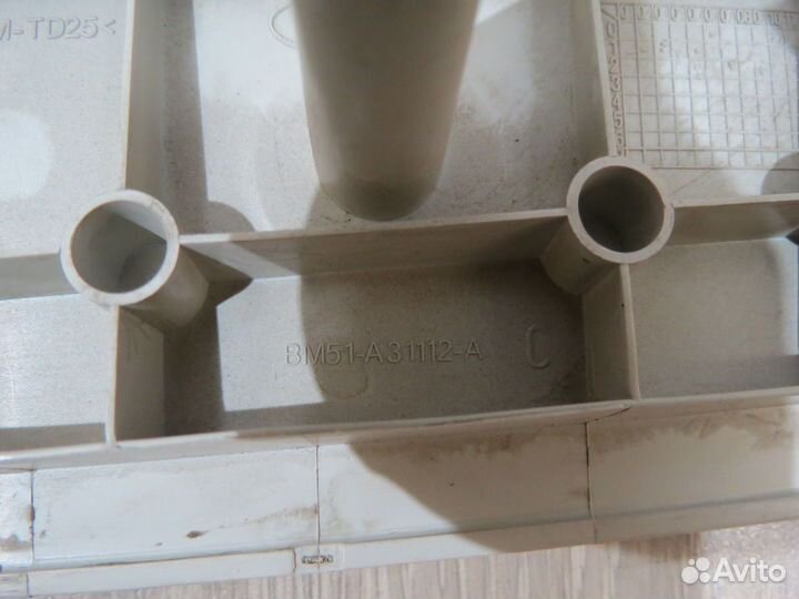 Обшивка задней стойки Ford Focus 3