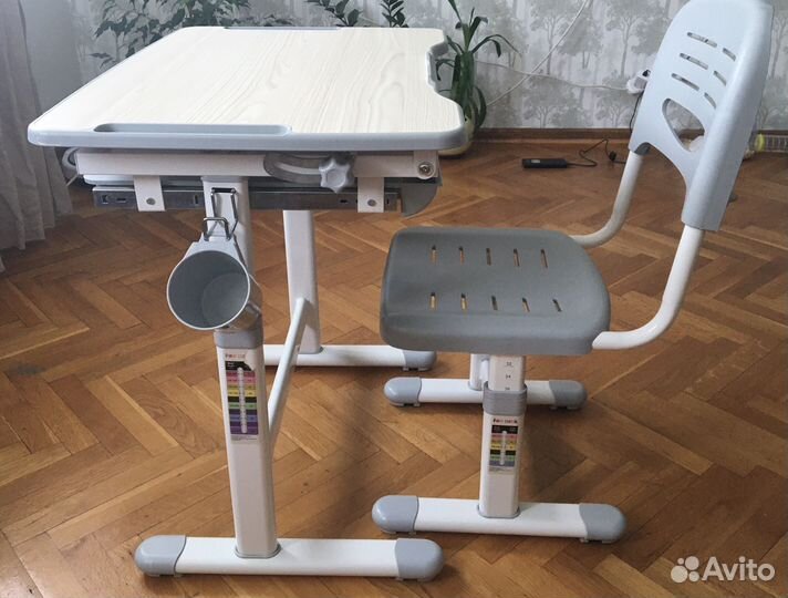 Школьная парта растущая Fun Desk